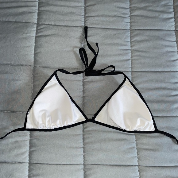 Black and white striped bikini top - Picture 2 of 2